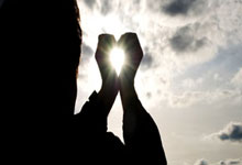 冷库美媒晒库里进三分后回头瞪着伊萨洛露出吓人眼神：！.